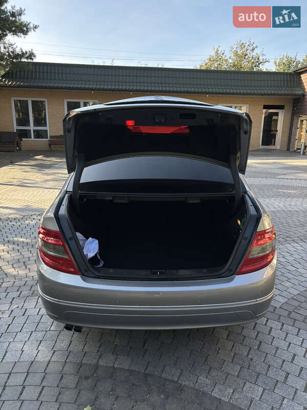 Седан Mercedes-Benz C-Class 2007 в Черновцах