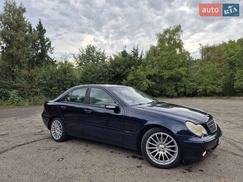 Седан Mercedes-Benz C-Class 2001 в Калуше