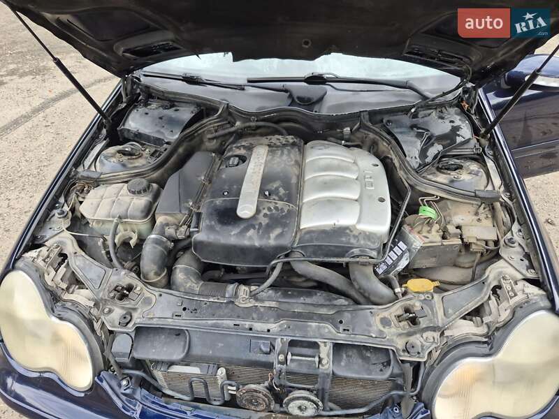 Седан Mercedes-Benz C-Class 2001 в Калуше