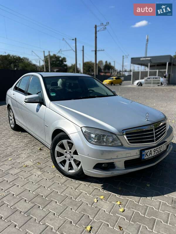 Седан Mercedes-Benz C-Class 2010 в Киеве