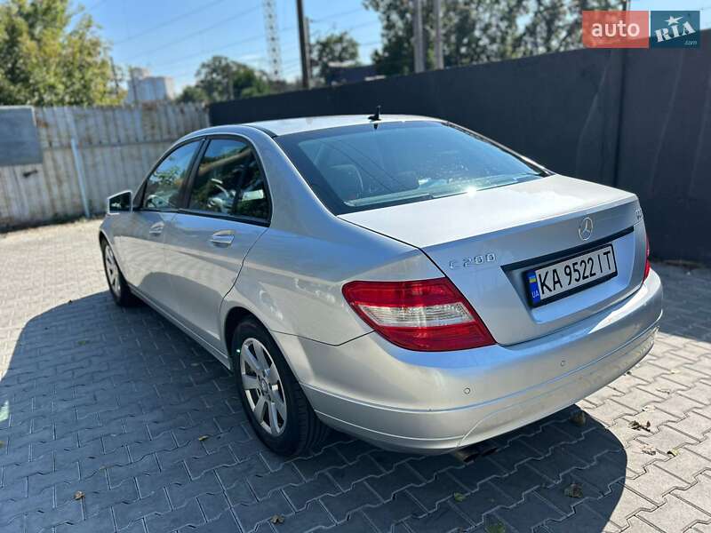 Седан Mercedes-Benz C-Class 2010 в Киеве