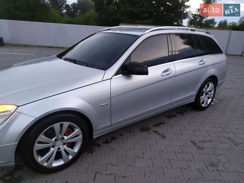 Универсал Mercedes-Benz C-Class 2009 в Снятине