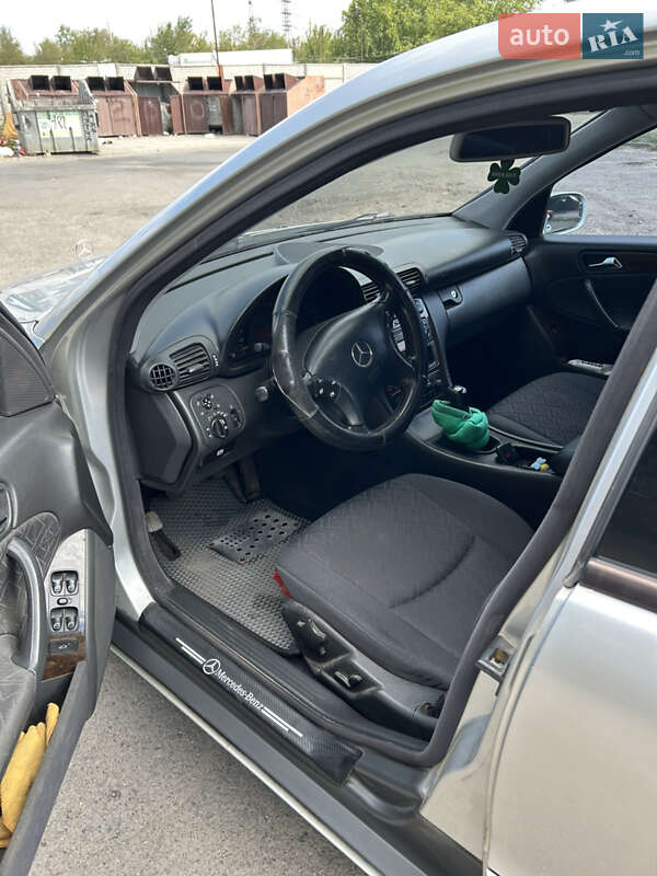 Седан Mercedes-Benz C-Class 2002 в Кривом Роге фото 6 Седан Mercedes-Benz C-Class 2002 в Кривом Роге