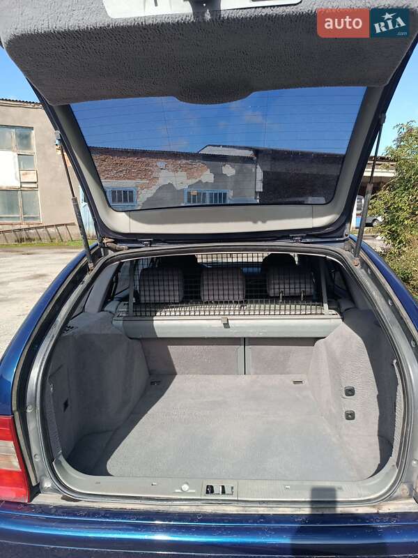 Универсал Mercedes-Benz C-Class 2000 в Бучаче