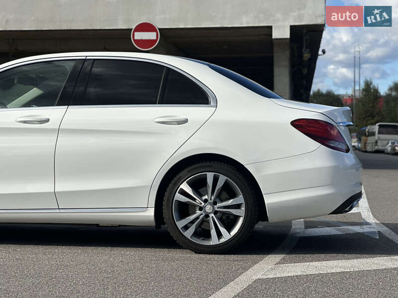 Седан Mercedes-Benz C-Class 2017 в Киеве