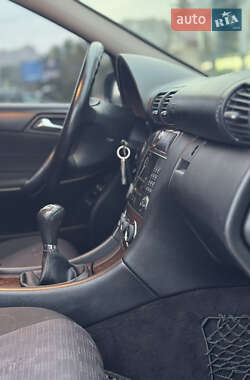 Універсал Mercedes-Benz C-Class 2004 в 