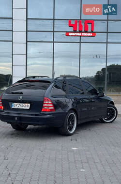 Універсал Mercedes-Benz C-Class 2004 в 
