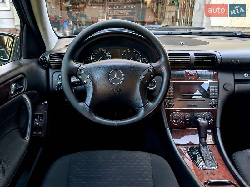 Универсал Mercedes-Benz C-Class 2006 в Житомире