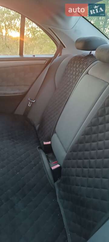 Седан Mercedes-Benz C-Class 2003 в Овідіополі
