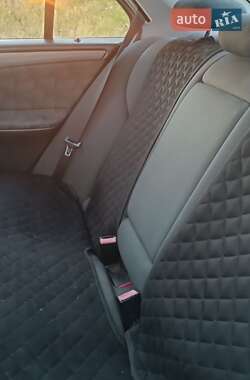 Седан Mercedes-Benz C-Class 2003 в  фото 3 Седан Mercedes-Benz C-Class 2003 в
