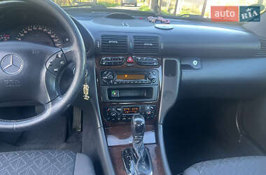 Седан Mercedes-Benz C-Class 2003 в  фото 21 Седан Mercedes-Benz C-Class 2003 в