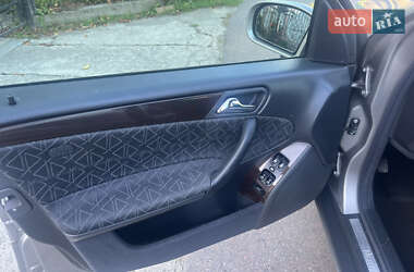 Седан Mercedes-Benz C-Class 2003 в  фото 17 Седан Mercedes-Benz C-Class 2003 в