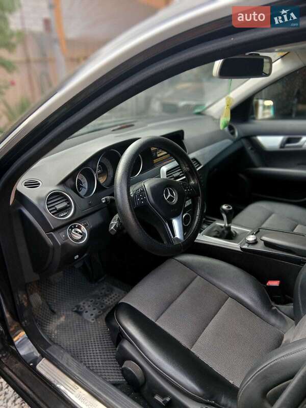 Универсал Mercedes-Benz C-Class 2011 в Харькове фото 5 Универсал Mercedes-Benz C-Class 2011 в Харькове
