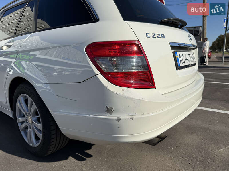 Універсал Mercedes-Benz C-Class 2010 в Києві