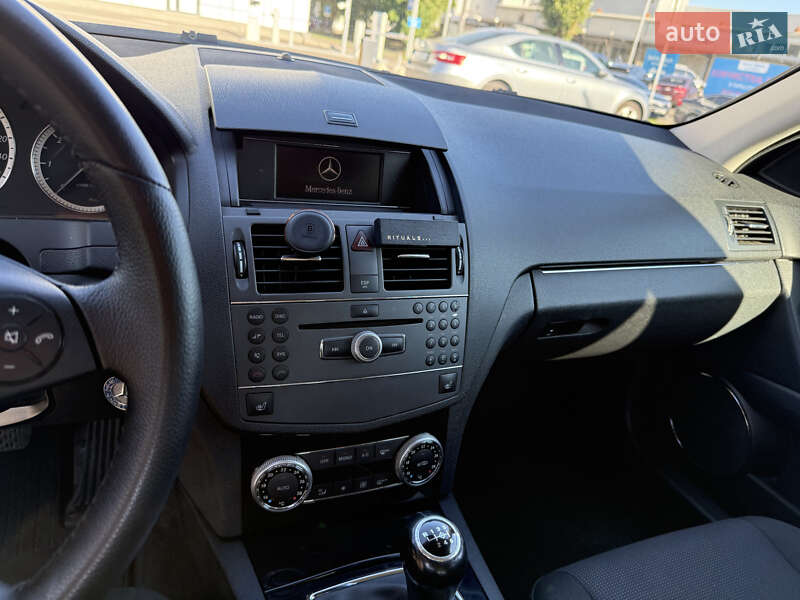 Універсал Mercedes-Benz C-Class 2010 в Києві