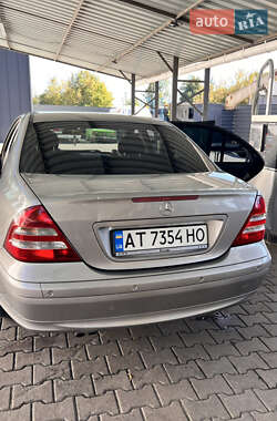 Седан Mercedes-Benz C-Class 2004 в 