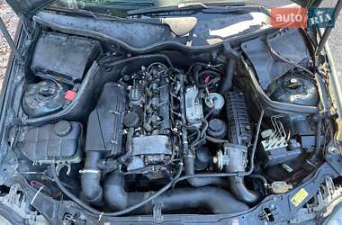Седан Mercedes-Benz C-Class 2003 в 