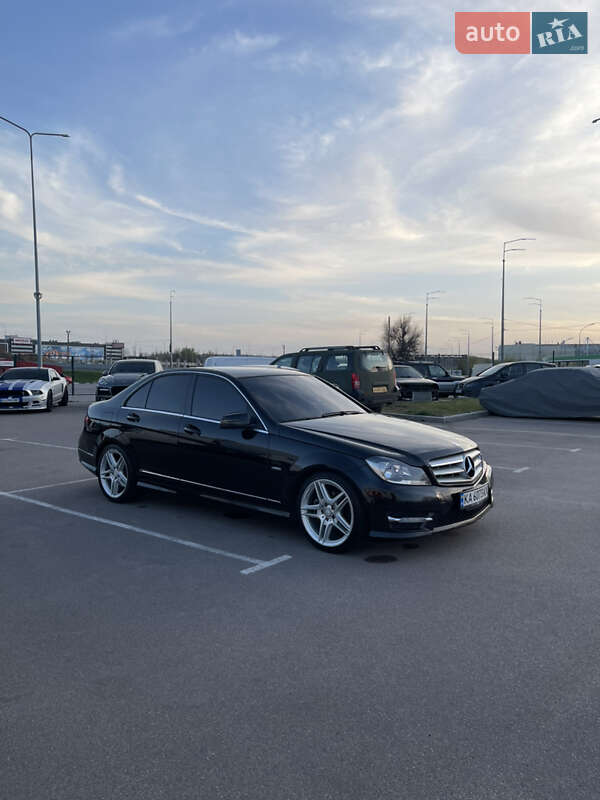 Mercedes-Benz C-Class 2011
