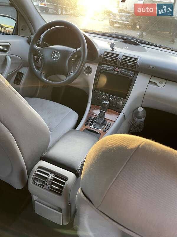 Универсал Mercedes-Benz C-Class 2001 в Житомире