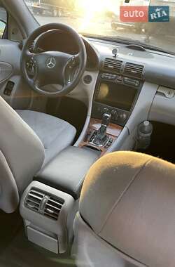 Универсал Mercedes-Benz C-Class 2001 в 