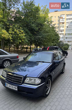 Універсал Mercedes-Benz C-Class 2000 в Луцьку