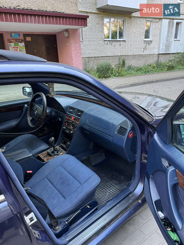 Универсал Mercedes-Benz C-Class 2000 в Луцке