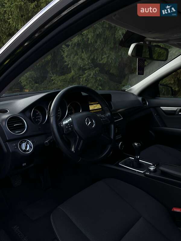 Універсал Mercedes-Benz C-Class 2012 в Фастові