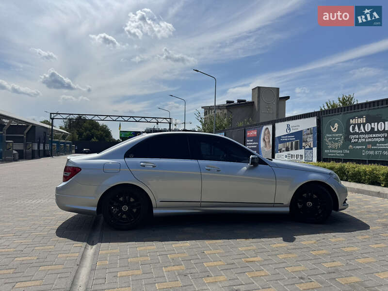 Седан Mercedes-Benz C-Class 2012 в Виннице