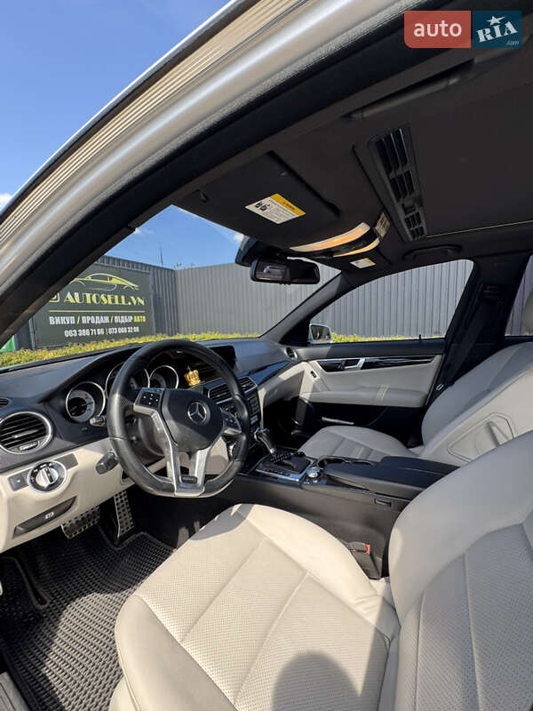 Седан Mercedes-Benz C-Class 2012 в Виннице