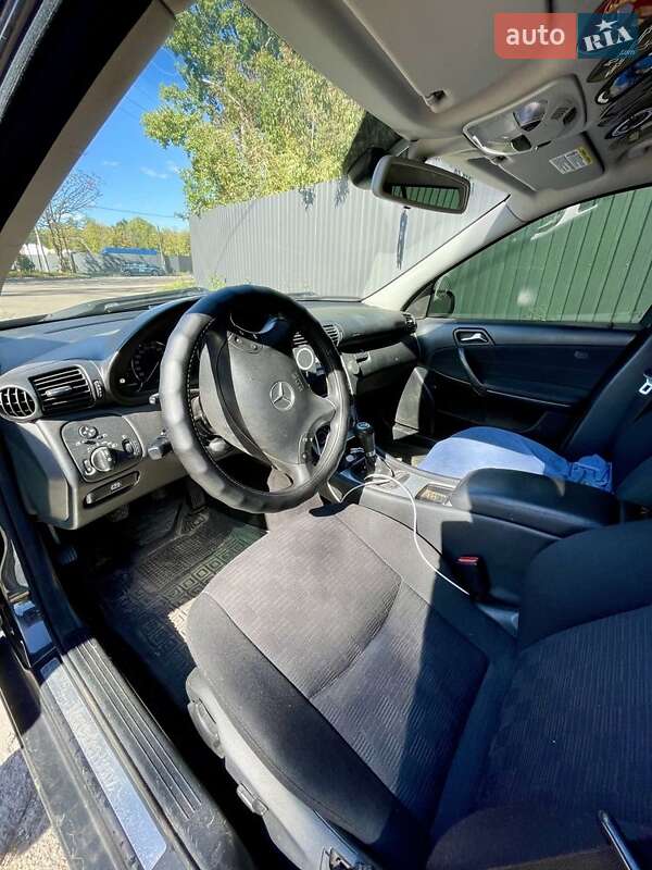 Універсал Mercedes-Benz C-Class 2004 в Житомирі