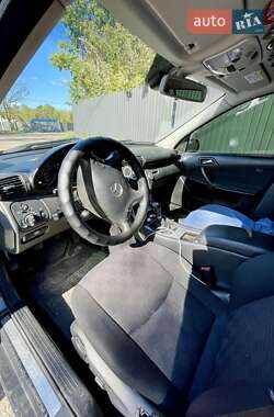 Универсал Mercedes-Benz C-Class 2004 в 