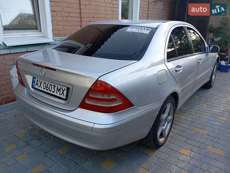 Седан Mercedes-Benz C-Class 2001 в Харькове