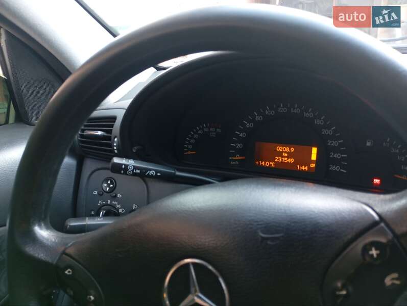 Седан Mercedes-Benz C-Class 2001 в Харькове