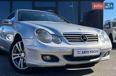 Купе Mercedes-Benz C-Class 2004 в 