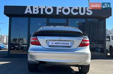 Купе Mercedes-Benz C-Class 2004 в 