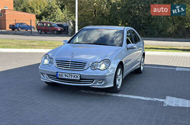 Седан Mercedes-Benz C-Class 2006 в Днепре