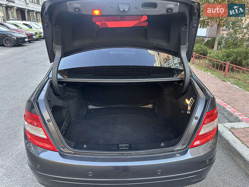 Седан Mercedes-Benz C-Class 2007 в Киеве
