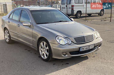 Седан Mercedes-Benz C-Class 2003 в Ровно
