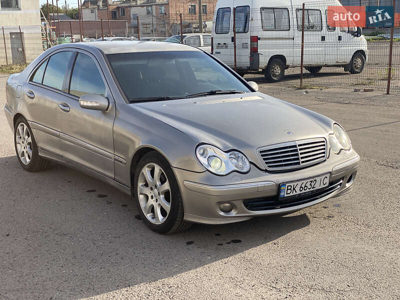 Седан Mercedes-Benz C-Class 2003 в 