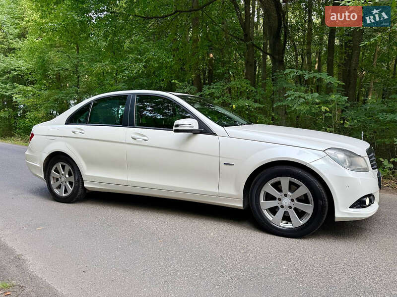 Седан Mercedes-Benz C-Class 2011 в Луцьку