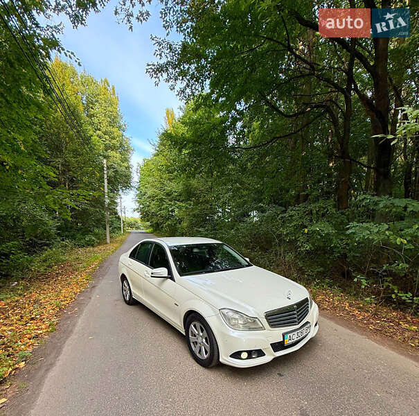 Седан Mercedes-Benz C-Class 2011 в Луцьку