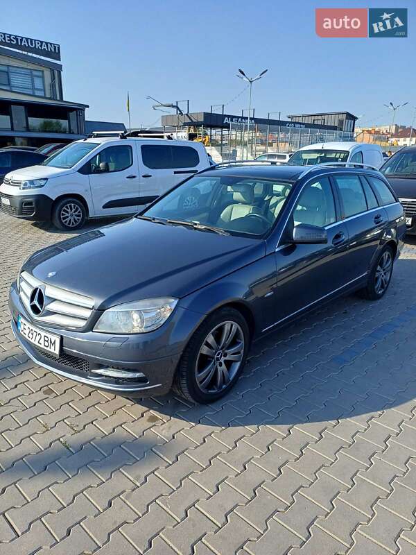Универсал Mercedes-Benz C-Class 2012 в Черновцах