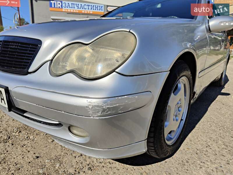 Седан Mercedes-Benz C-Class 2001 в Черновцах