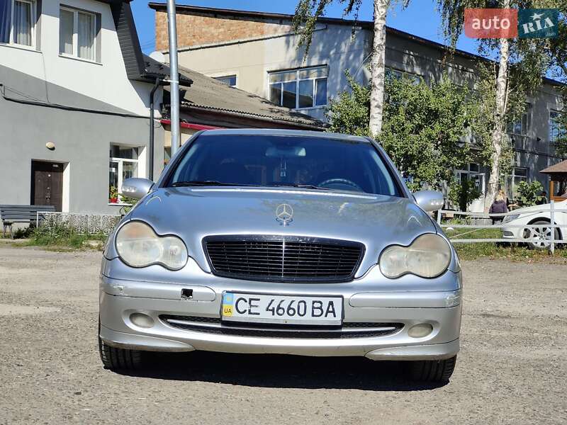 Седан Mercedes-Benz C-Class 2001 в Черновцах