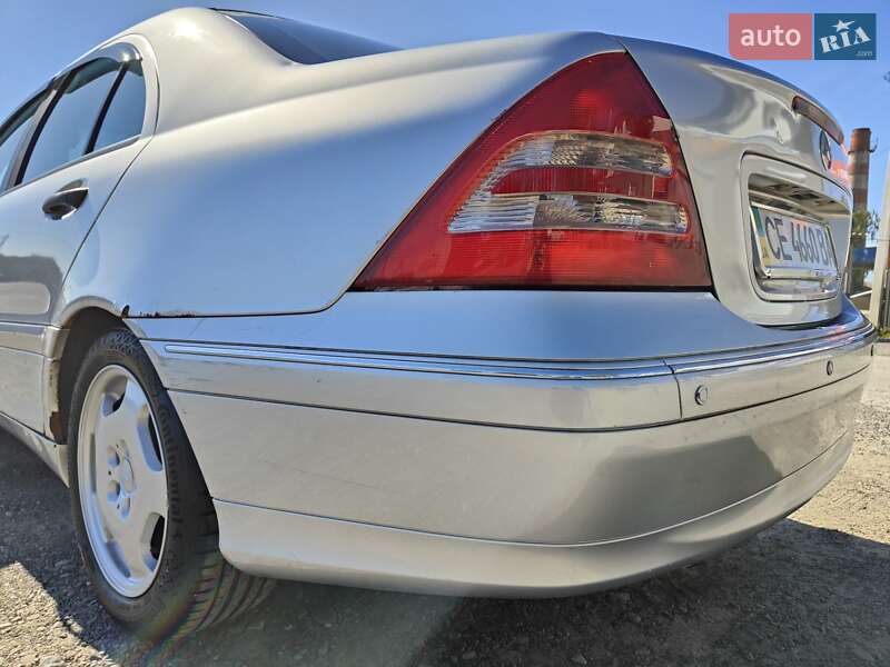 Седан Mercedes-Benz C-Class 2001 в Черновцах