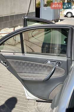 Седан Mercedes-Benz C-Class 2001 в 