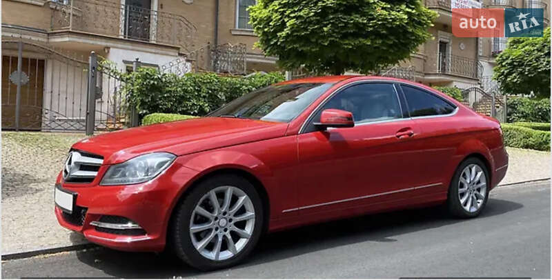 Купе Mercedes-Benz C-Class 2012 в 