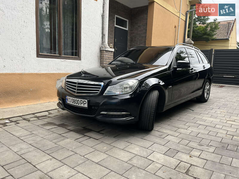 Mercedes-Benz C-Class 2011