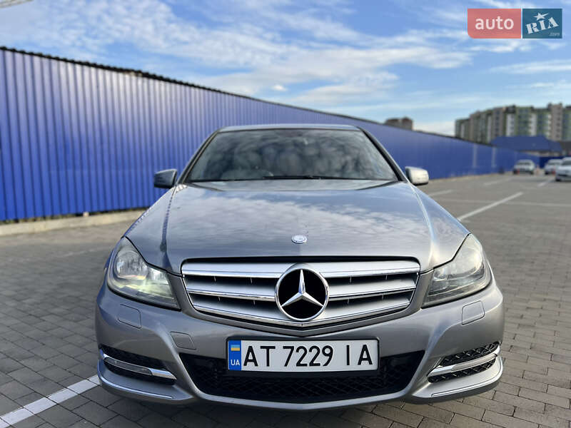 Седан Mercedes-Benz C-Class 2011 в Ивано-Франковске