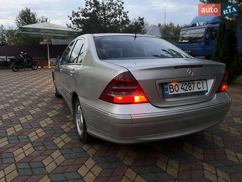 Седан Mercedes-Benz C-Class 2000 в Болехове